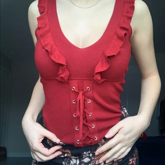 Guess red top - Picture 5 of 8